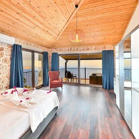 Bluecliff Hotel